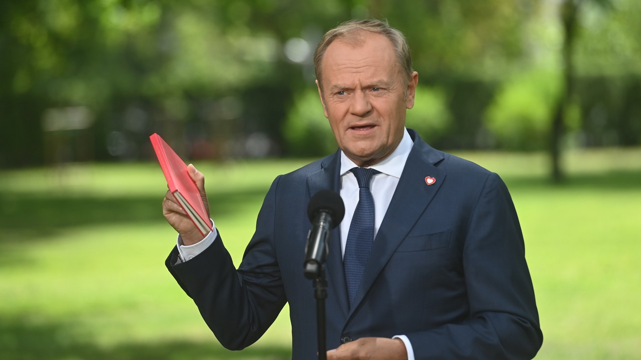 Donald Tusk zwrócił się z pytaniem do Dudy, Nawrockiego i Kaczyńskiego. 