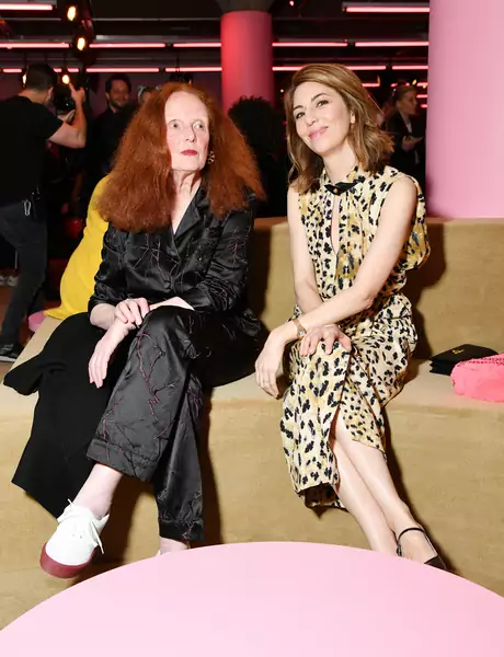 Grace Coddington i Sofia Coppola uczestniczą w pokazie mody Prada Resort 2020 (Zdjęcie: Jared Siskin / Getty Images for Prada)