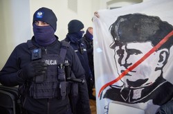 Antyukraińskie hasła na spotkaniu z Oksaną Zabużko. Interweniowała policja