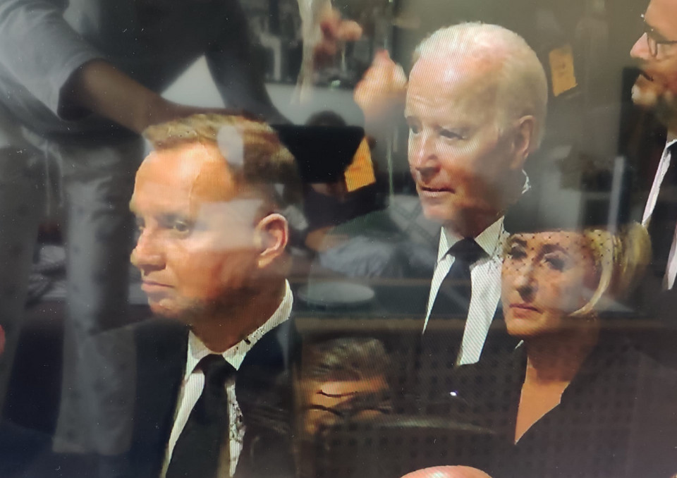 Andrzej Duda i Agata Kornhauser-Duda podczas pogrzebu królowej Elżbiety II