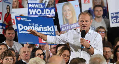 Finisz kampanii KO. Tusk na wiecu miał wyraźne problemy. "Liczę na zrozumienie..."