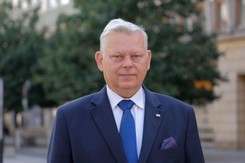 Bąkiewicz mówił, że 'PiS pełza przed Żydami'. Suski: Może powinien przeprosić