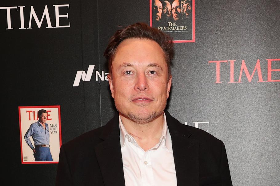 Elon Musk według „New York Timesa” jest „najkreatywniejszym i najbardziej wpływowym przedsiębiorcą świata”. Magazyn „Time” uznał go za człowieka roku (2021)