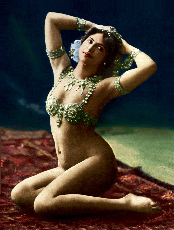 Mata Hari se predstavlja kao misteriozna plesačica sa Istoka