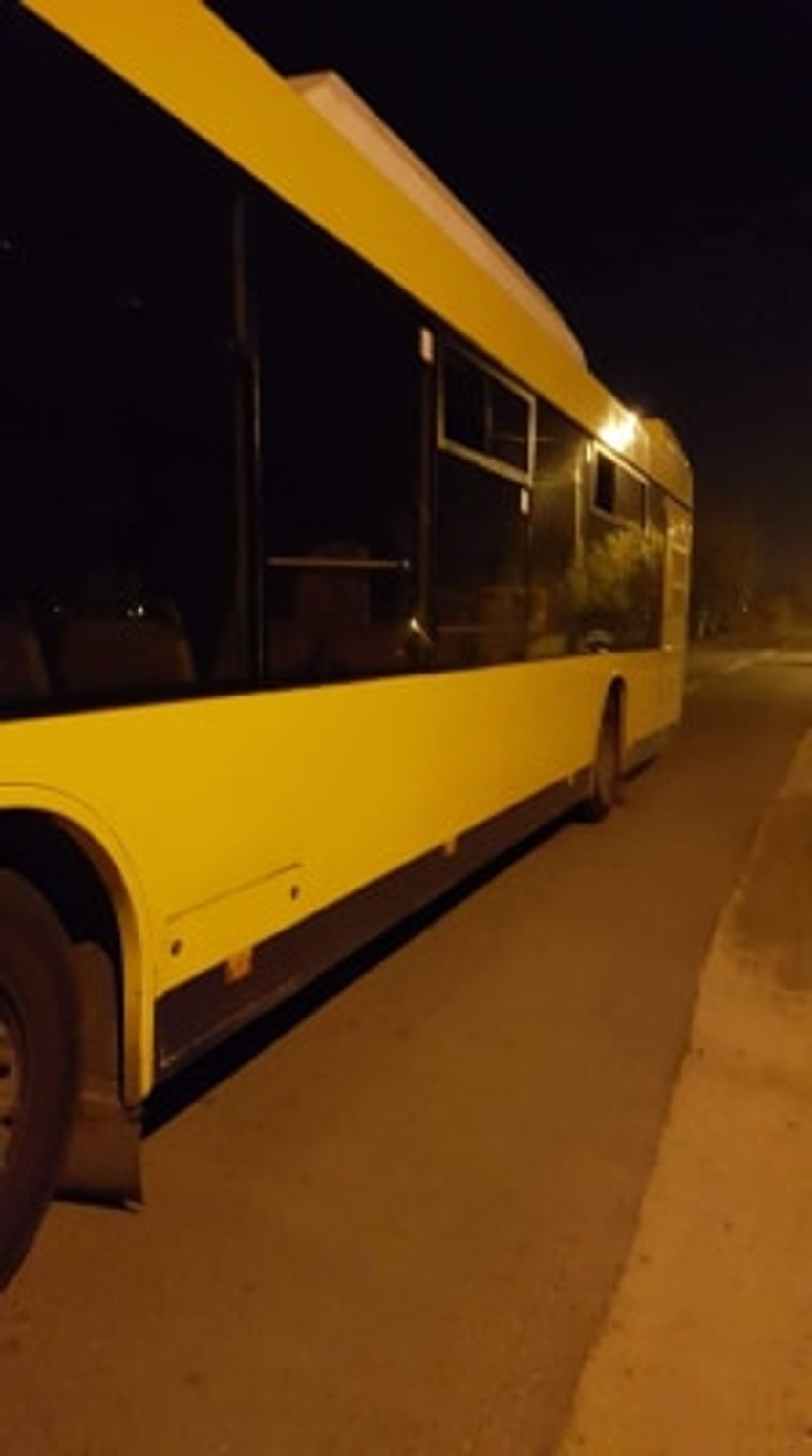 Autobus stoji već više od osam sati