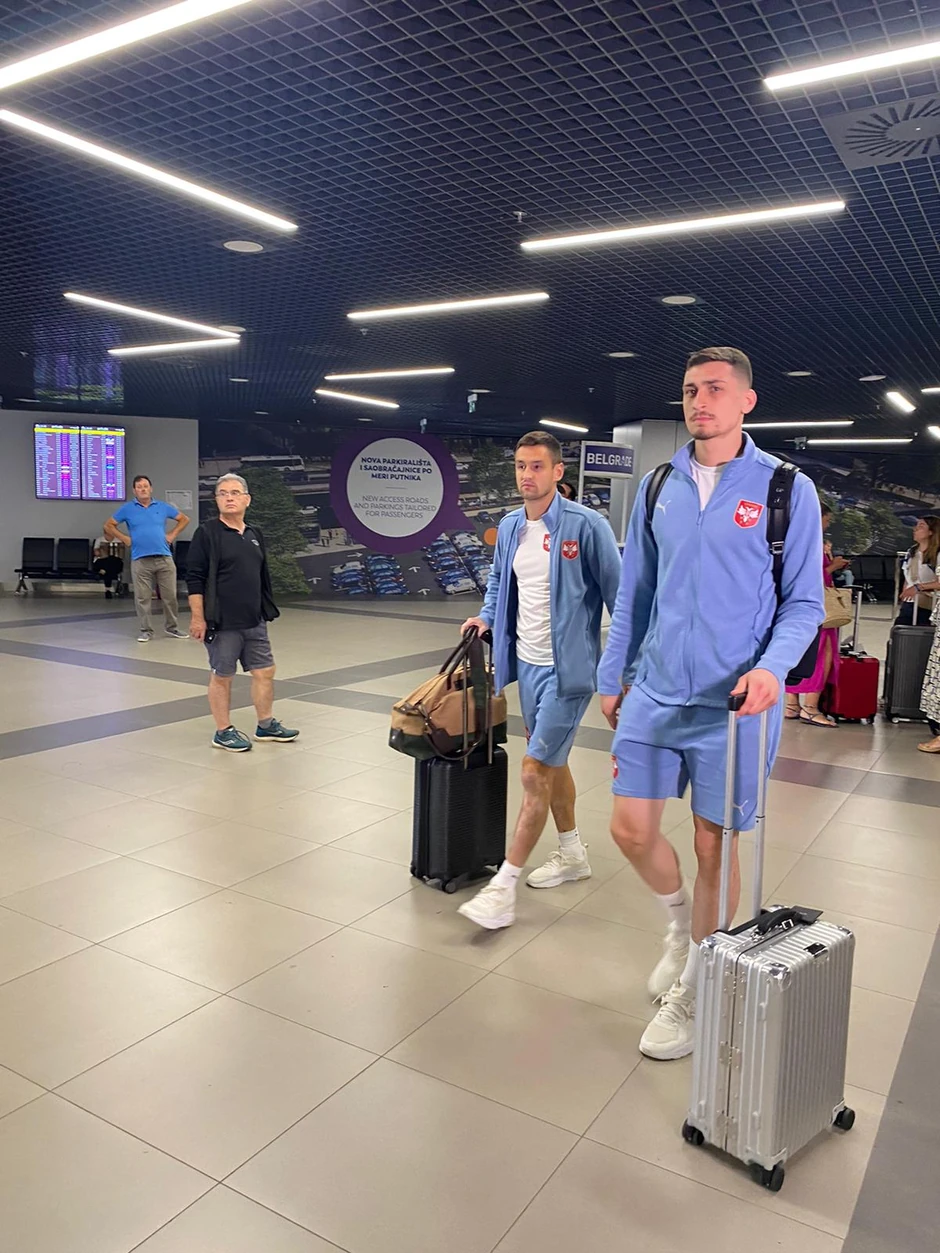 Đorđe Petrović i Srđan Mijailović na aerodromu nakon fijaska u Minhenu 