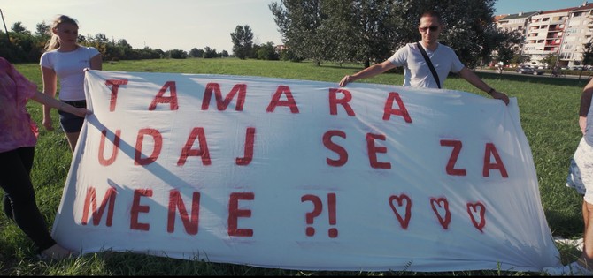 Vrhunac iznenađenja usledio je kad je videla transparent