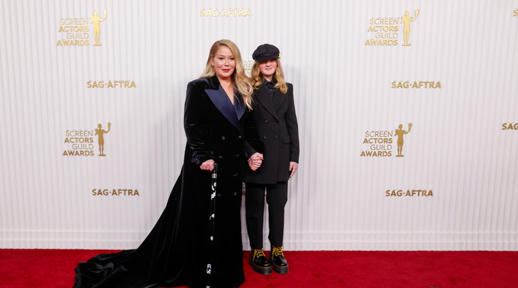 06 o Christina Applegate lányával jelent meg a SAG díjátadó gáláján / Fotó: Getty Images