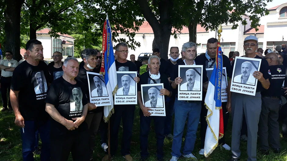 NIs19 Borci na opelu dr Lazicu foto Branko Janackovic