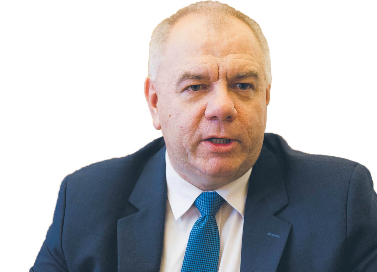Po pierwsze wzmocnienie kondycji spółek. One muszą zarabiać zarówno dla Skarbu Państwa, jak i innych udziałowców. W wielu z nich państwo ma przecież tylko częściowe udziały lub akcje, np. w Orlenie nasza bezpośrednia własność to 27 proc.