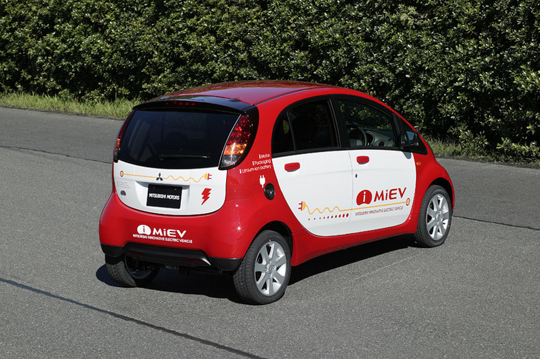 Mitsubishi: zainteresowanie elektrycznym i-MiEV zmusza producenta do zwiększenia produkcji