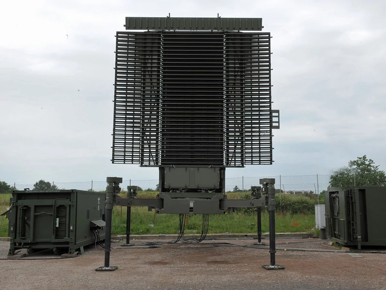 Antena radaru RAT-31DL (Backbone)