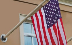 Kto zapłaci za cła Trumpa? Ekspert nie ma złudzeń: Amerykańscy konsumenci