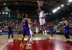 Dwa mecze i dwie porażki Stali Ostrów w Lidze Mistrzów FIBA