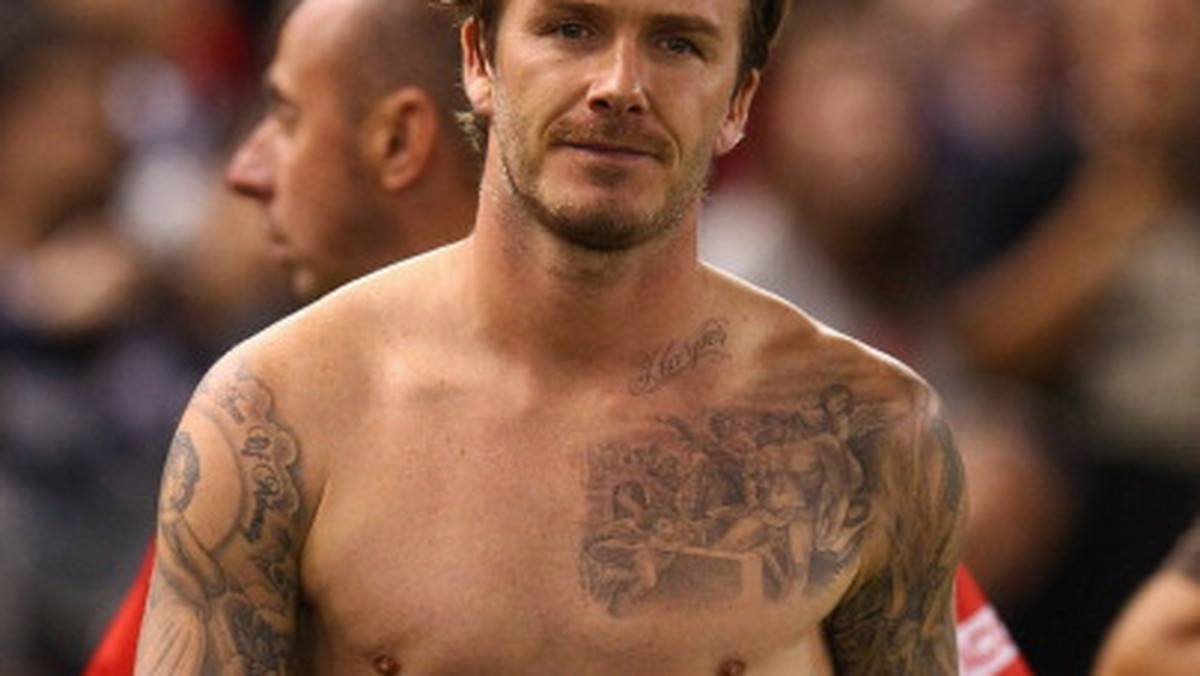 Nie od dziś wiadomo, że David Beckham, gwiazdor Los Angeles Galaxy, świetnie wygląda bez koszulki. Co sprawia, że sylwetka sportowca jest wprost idealna?