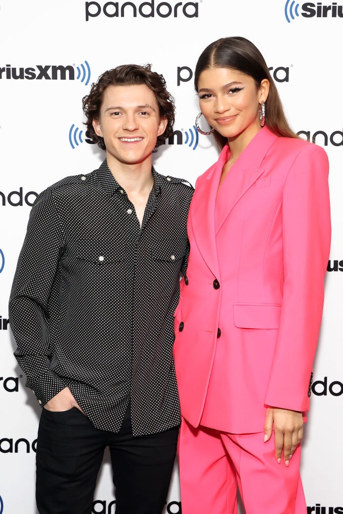 Zendaya szívdöglesztő ebben a pink Alexander McQueen öltönyben