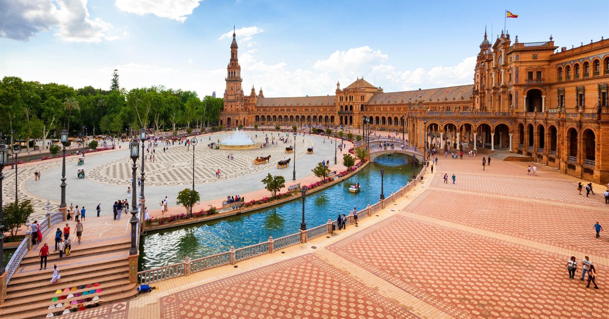 Una ciudad preferida por los turistas está planeando cambios.  Hay un cargo por esta atracción.