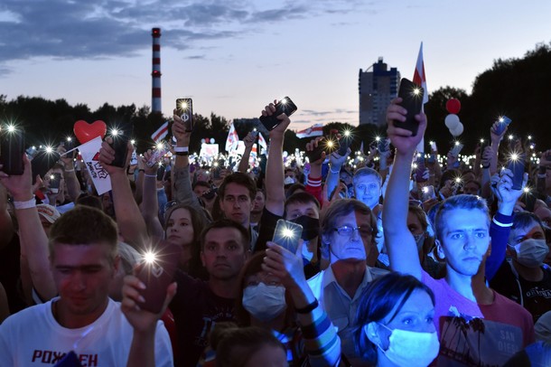 Wiec wyborczy kandydatki w wyborach prezydenckich Swietłany Cichanouskiej, Mińsk, 30 lipca 2020 r.