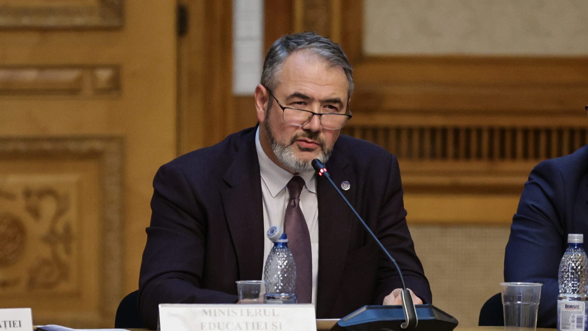 Ministrul Educației, Sorin Costreie, acuzații dure la adresa politicienilor: „Sădesc violență în societate și, atunci, de ce ne mirăm că avem astfel de cazuri în școli?”