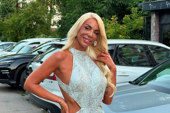 "SA IZABRANIKOM SAM ZAVRŠILA! SLAVIM NOVI POČETAK, IMA DA SE NAPIJEM" Bojana Lazić na 40. rođendanu o bivšem i Barbari Bobak: "Previše bi bilo da je zovem na slavlje posle svega" (VIDEO)