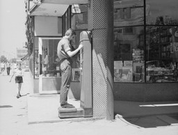 QUIZ. 20 pytań o życiu codziennym czasów PRL. Na ilu z nich polegniesz?