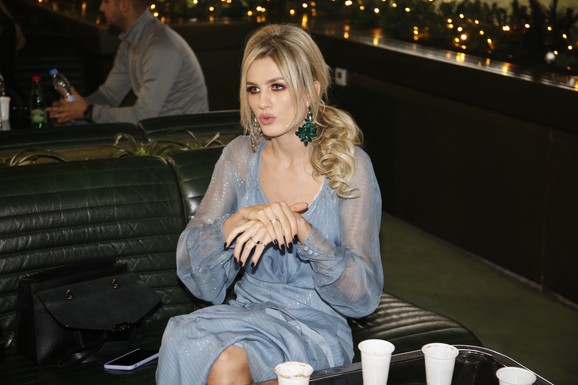 SIN NEVENE BOŽOVIĆ SLAVI PRVI ROĐENDAN Ponosna mama objavila presladak trenutak sa naslednikom: "Moja beba ima godinu dana"