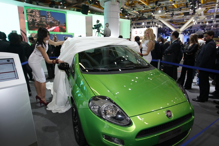 Salon samochodowy w Bolonii