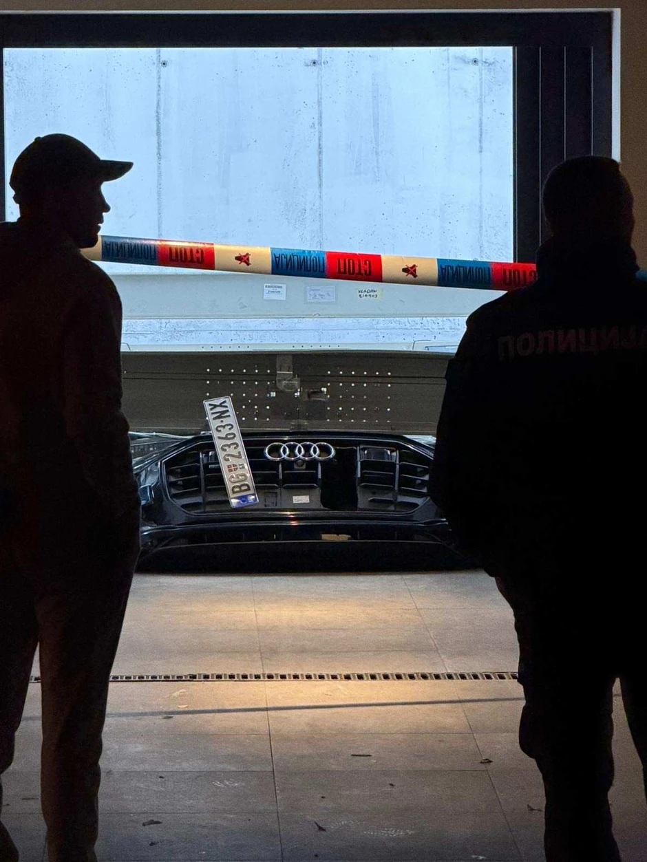 automobil propao u teretni lift na Vračaru