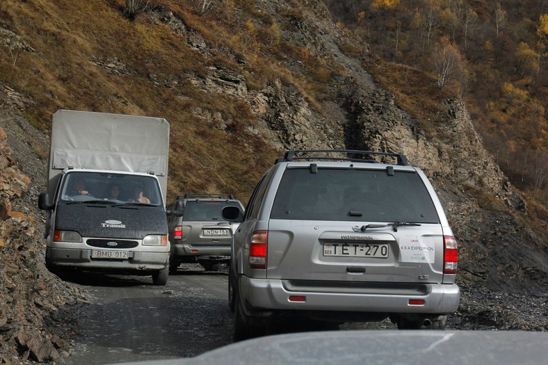 Auto Świat 4x4 Expedition: toast za Gruzję