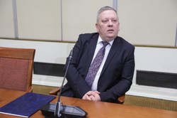 Niespodziewane zakończenie posiedzenia komisji. "Ciompa przestał zeznawać, gdy na sali pojawił się Suski"