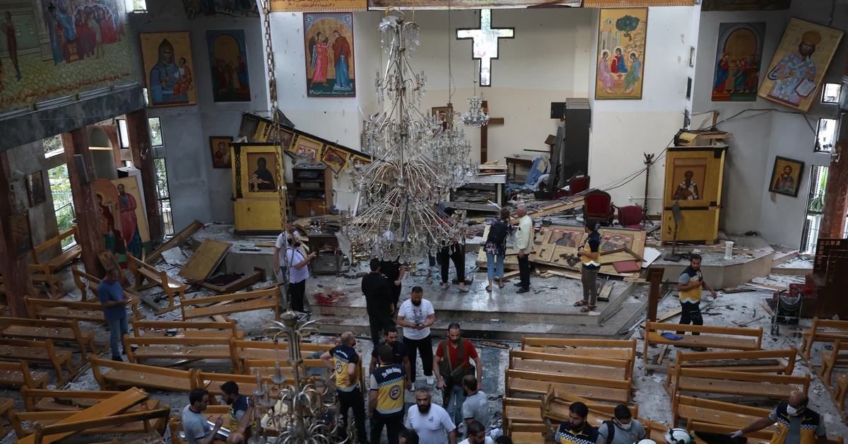 Zamachowiec samobójca zaatakował w kościele. 20 osób zabitych