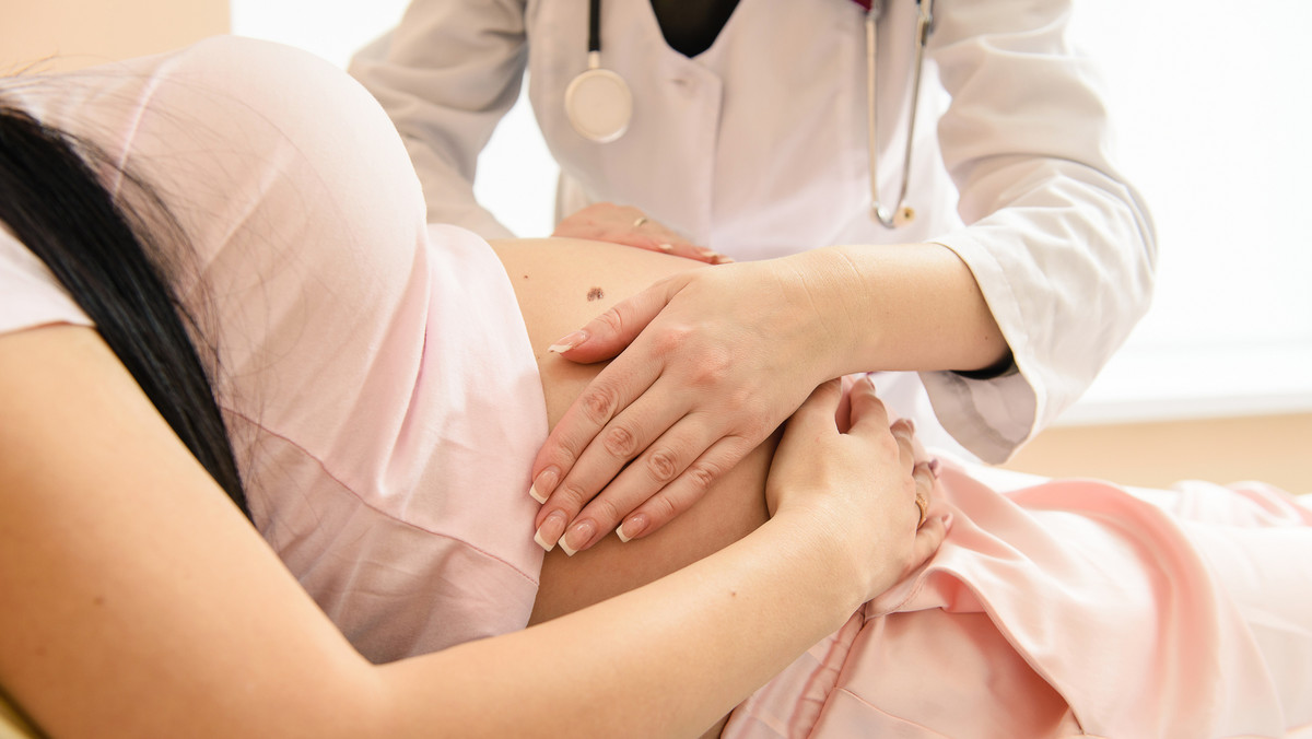 Wielowodzie w ciąży: jak się je diagnozuje i leczy? Przyczyny wielowodzia