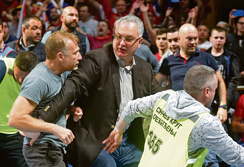 Pomahnitalog Kalinića od krkovića razdvajao je Dragan Šutanovac