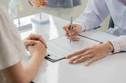 Rekord L4 z powodów psychicznych. Co pracodawca naprawdę widzi w e-ZLA?