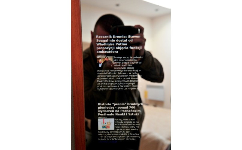 By lustro działało potrzebny jest jedynie dostęp do internetu oraz laptop lub smartfon, by skonfigurować wyświetlane informacje. <br><br>fot.  mbmr PAP Marcin Bielecki