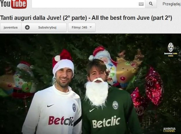 Piłkarze śpiewają świąteczną piosenkę. Są lepsi od Radwańskiej?