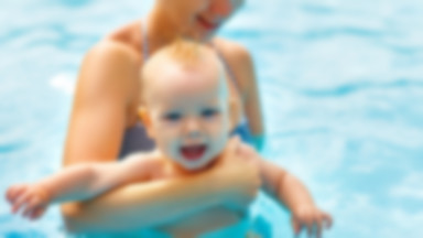 Na basen z bobasem - najlepsza aktywność od pierwszych miesięcy życia