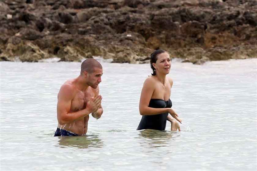 Gyllenhaalowie bawią się na plaży