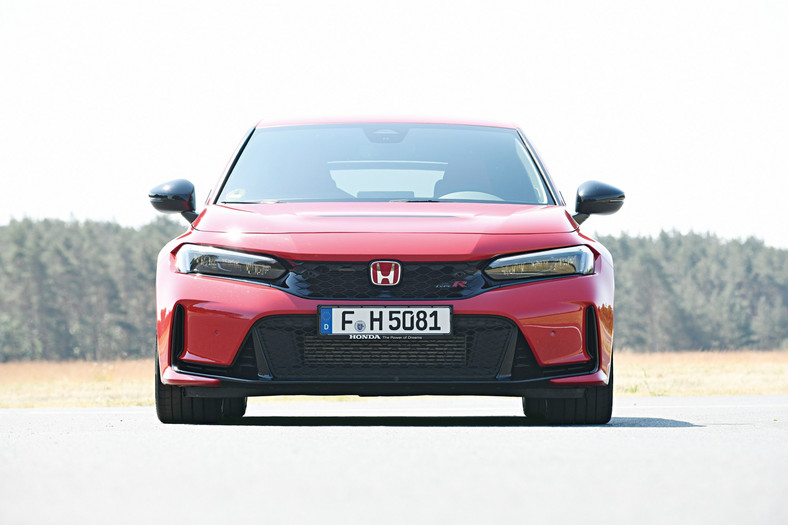 Honda Civic Type R kontra Volkswagen Golf R Performance