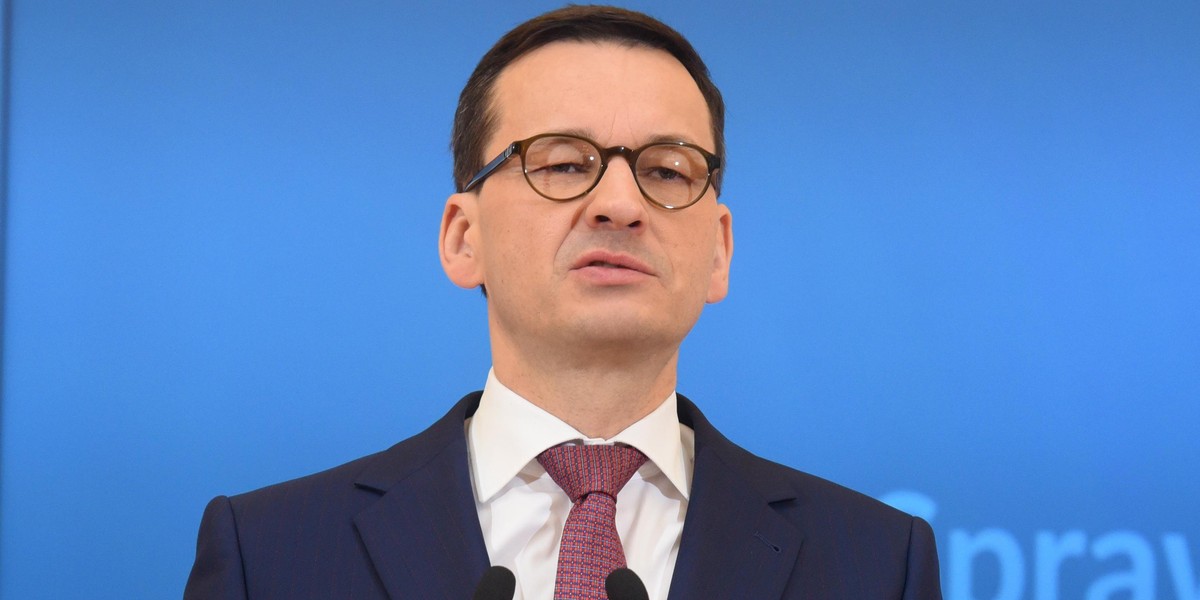 Morawiecki ukrywa kogo wspiera finansowo