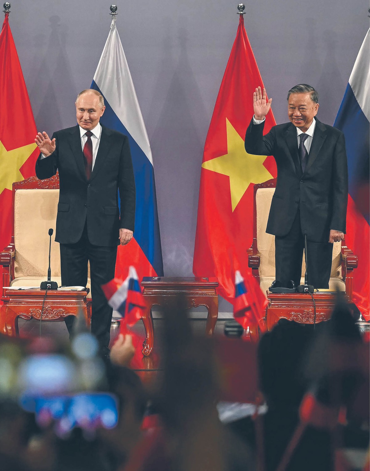 Prezydenci Rosji Władimir Putin i Wietnamu Tô Lâm podczas spotkania w Hanoi