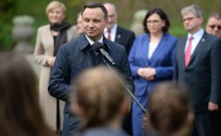 Głoswanie 'na dwie ręce'. Prezydent chce pisemnych wyjaśnień od marszałka Sejmu