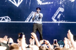 Zobacz nowy teledysk Quebonafide "Teen Kasia"