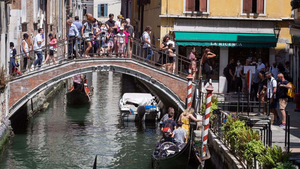 Wenecja: do miasta wrócili turyści, a wraz z nimi kłopoty