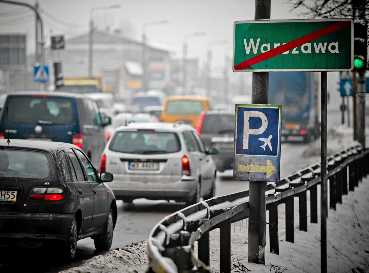 Aleja Krakowska w Warszawie, wjazd do Raszyna