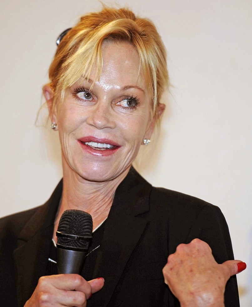 Melanie Griffith była jednym ze słynnych gości festiwalu filmowego w Taorminie na Sycylii, gdzie wzbudziła ogromne zainteresowanie. Przede wszystkim ze względu na swój głośny rozwód i... zamazany tatuaż