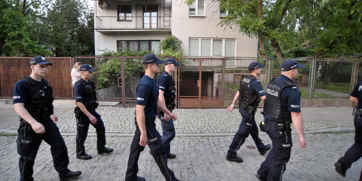 Policja wzmacnia ochronę Kaczyńskiego. Czuwają pod domem 