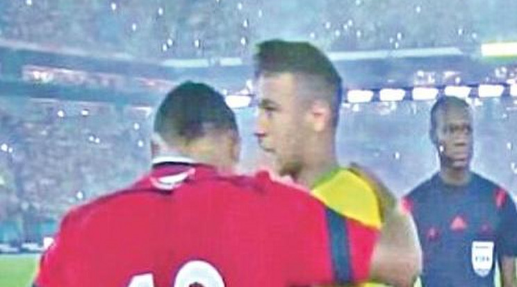 Neymar megbocsátott a csigolyáját eltörő védőnek