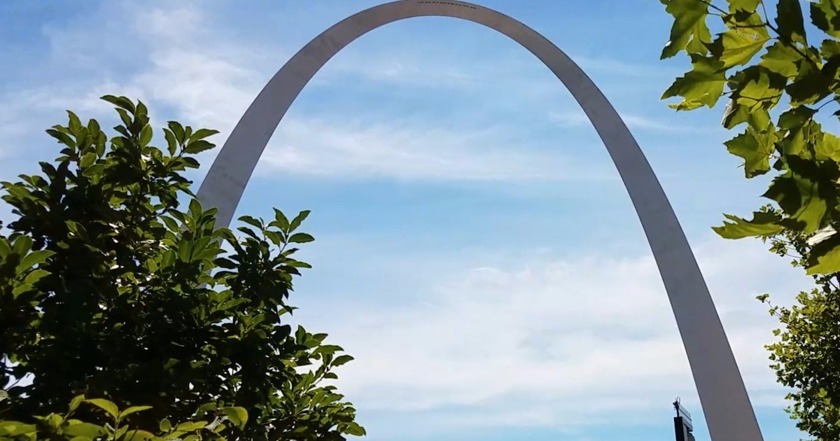 Here’s what it’s like inside St. Louis' Gateway Arch — the tallest man