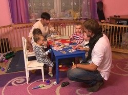 Woli i Tysio zostali niańkami. Zajmują się dziećmi z Sosnowca